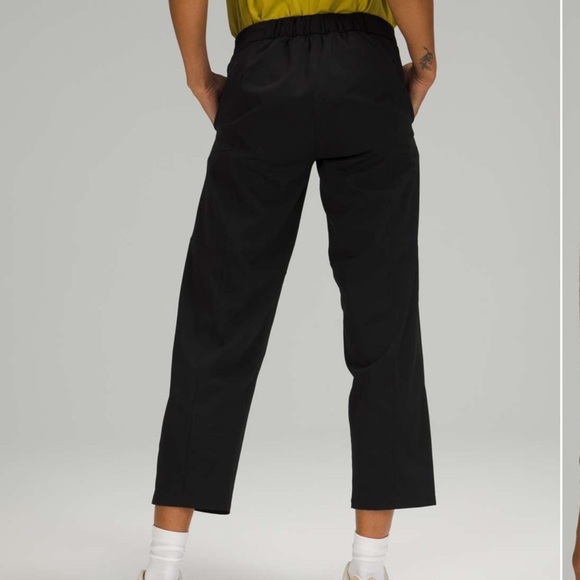 Lululemon Sz 6 Ventlight Cargo Mid Rise Crop 26" In Black - Picture 2 of 9